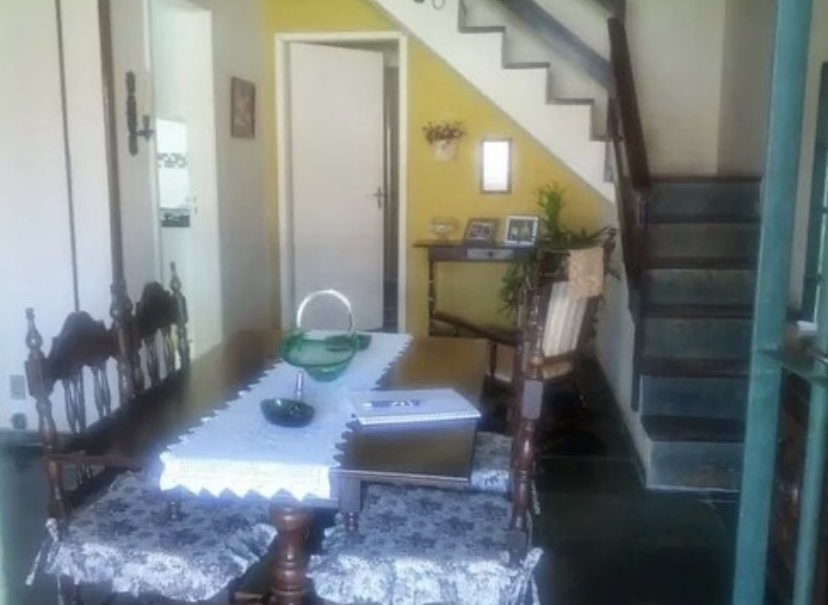 Imagem Casa com 3 Quartos à Venda, 449 m²em Itaipu - Niterói