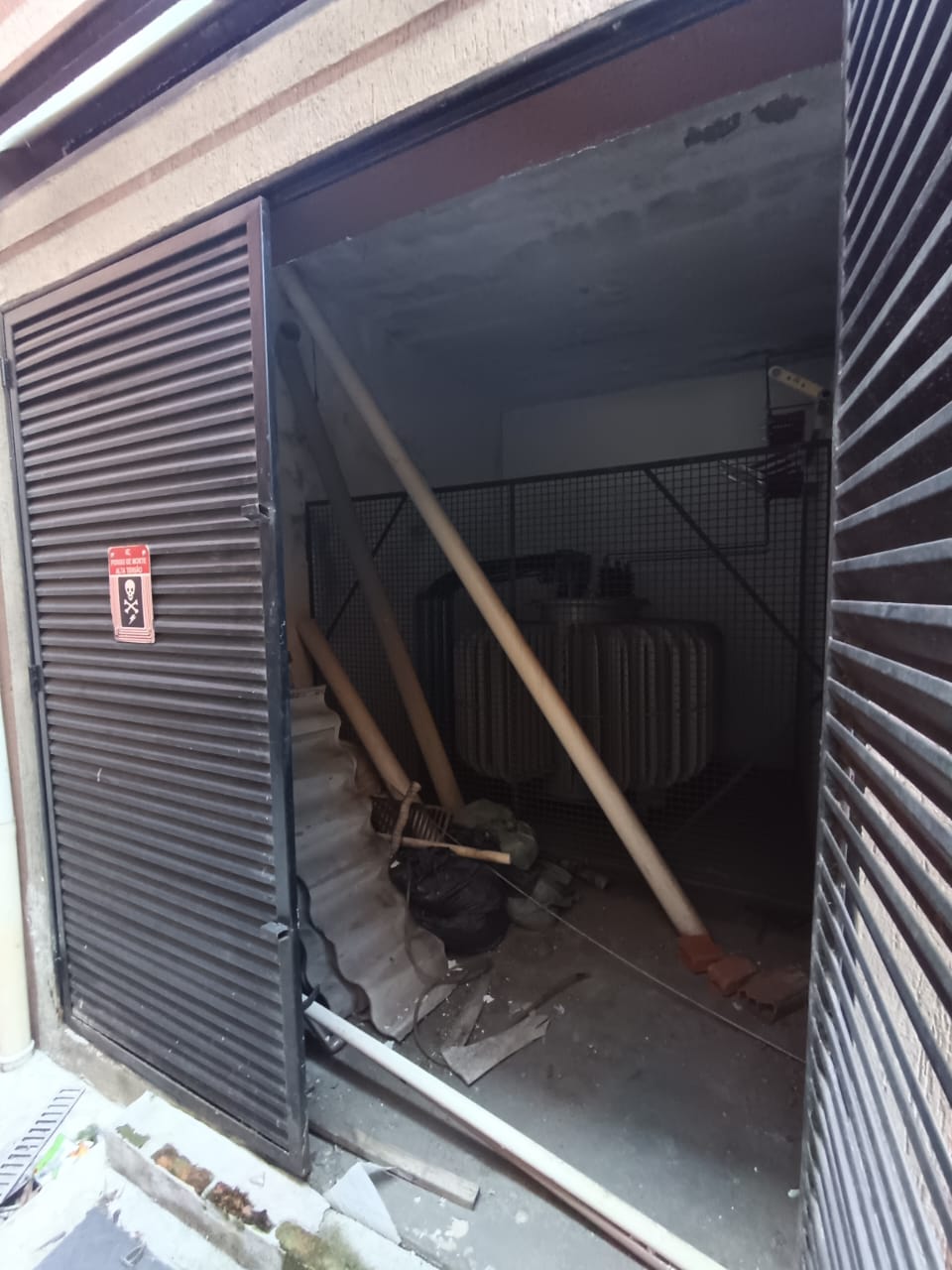 Imagem Galpão à Venda, 1.655 m² em Atibaia Jardim - Atibaia Imagem Galpão à Venda, 1.655 m² em Atibaia Jardim - Atibaia