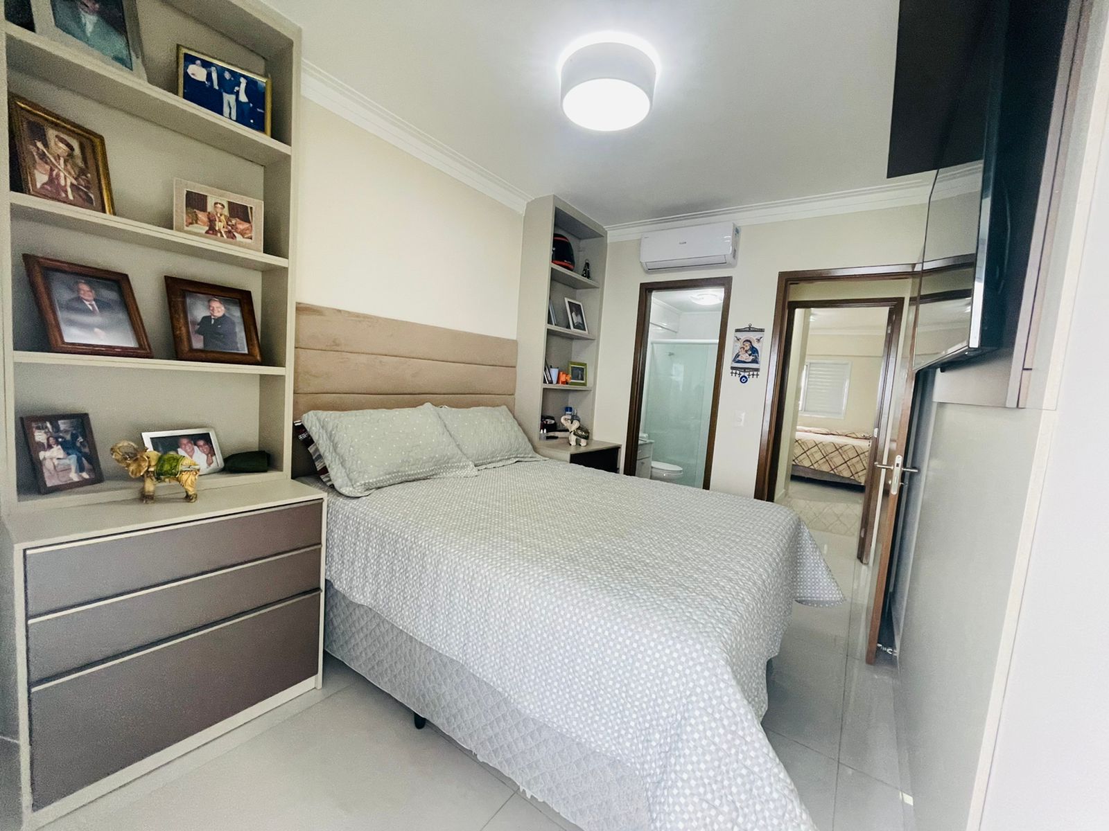 Imagem Apartamento com 3 Quartos à Venda, 102 m²em Boqueirão - Praia Grande Imagem Apartamento com 3 Quartos à Venda, 102 m²em Boqueirão - Praia Grande