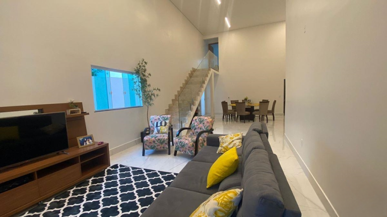 Imagem Casa de Condomínio com 4 Quartos à Venda,  em Setor Habitacional Arniqueira (Águas Claras) - Brasília