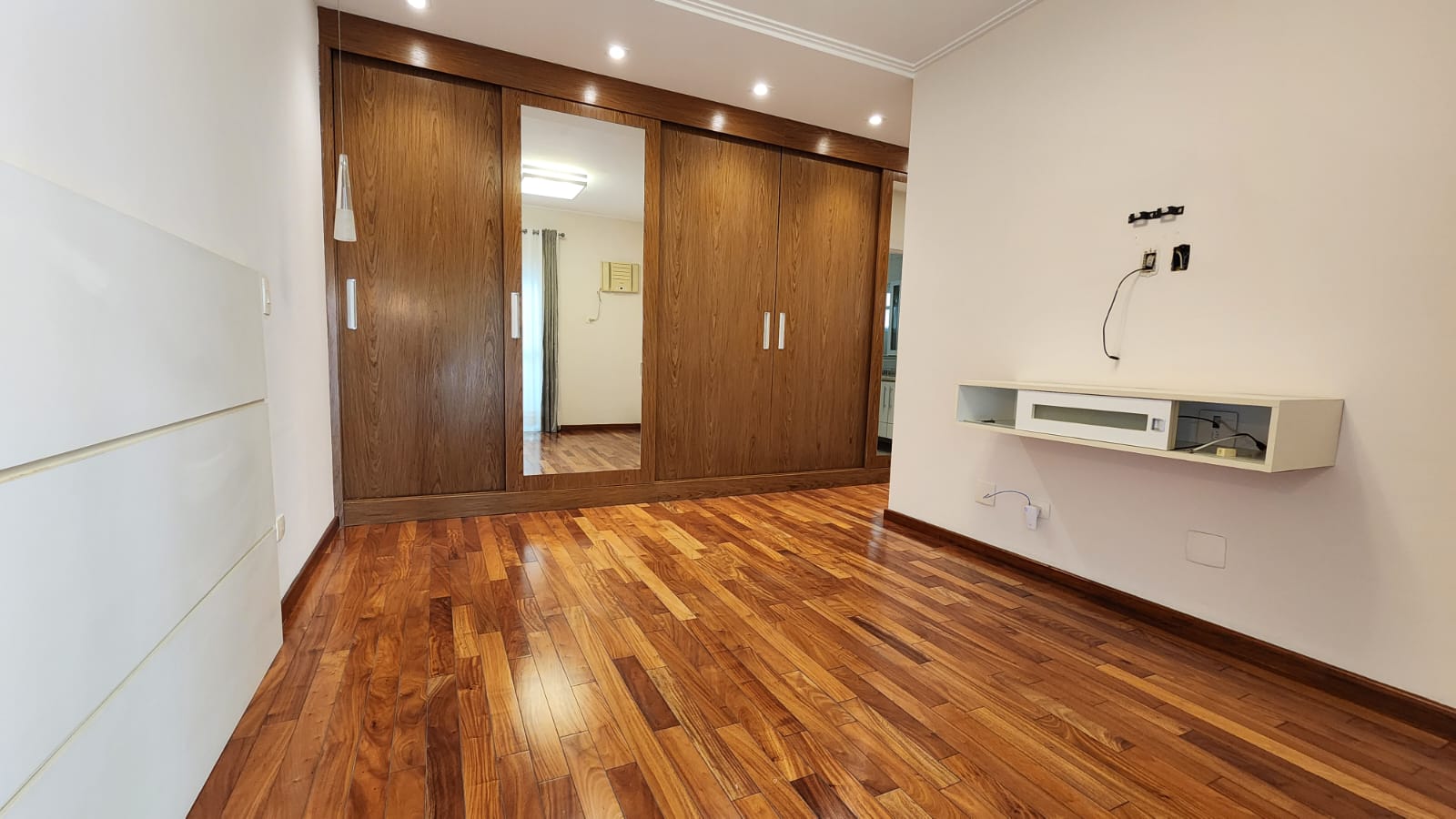 Imagem Apartamento com 3 Quartos para Alugar, 160 m²em Boqueirão - Santos Imagem Apartamento com 3 Quartos para Alugar, 160 m²em Boqueirão - Santos
