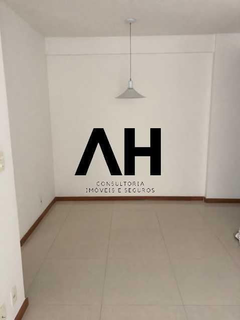 Imagem Apartamento com 2 Quartos à Venda, 60 m²em Largo da Batalha - Niterói Imagem Apartamento com 2 Quartos à Venda, 60 m²em Largo da Batalha - Niterói