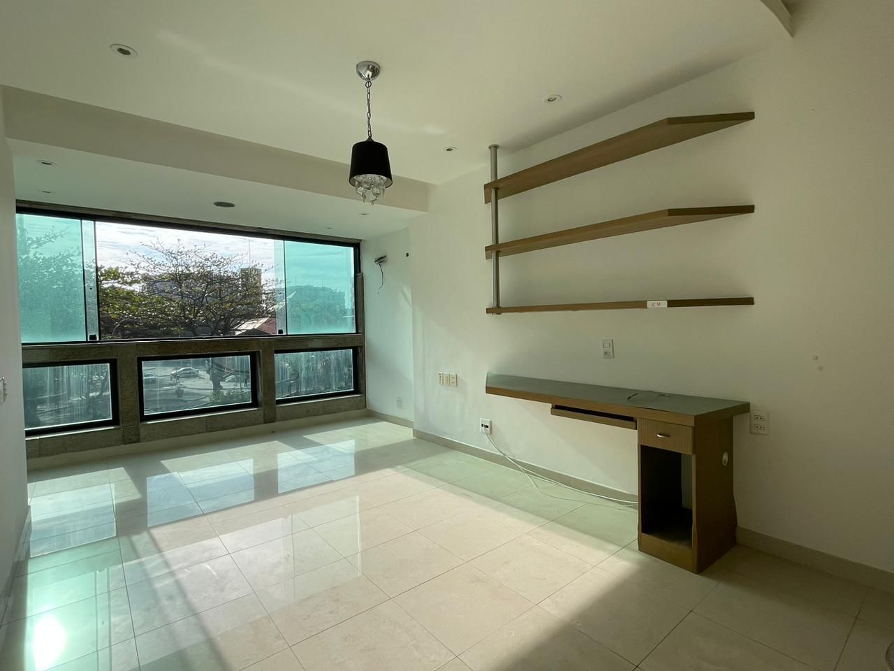Imagem Apartamento com 3 Quartos à Venda, 220 m²em Barra da Tijuca - Rio de Janeiro Imagem Apartamento com 3 Quartos à Venda, 220 m²em Barra da Tijuca - Rio de Janeiro