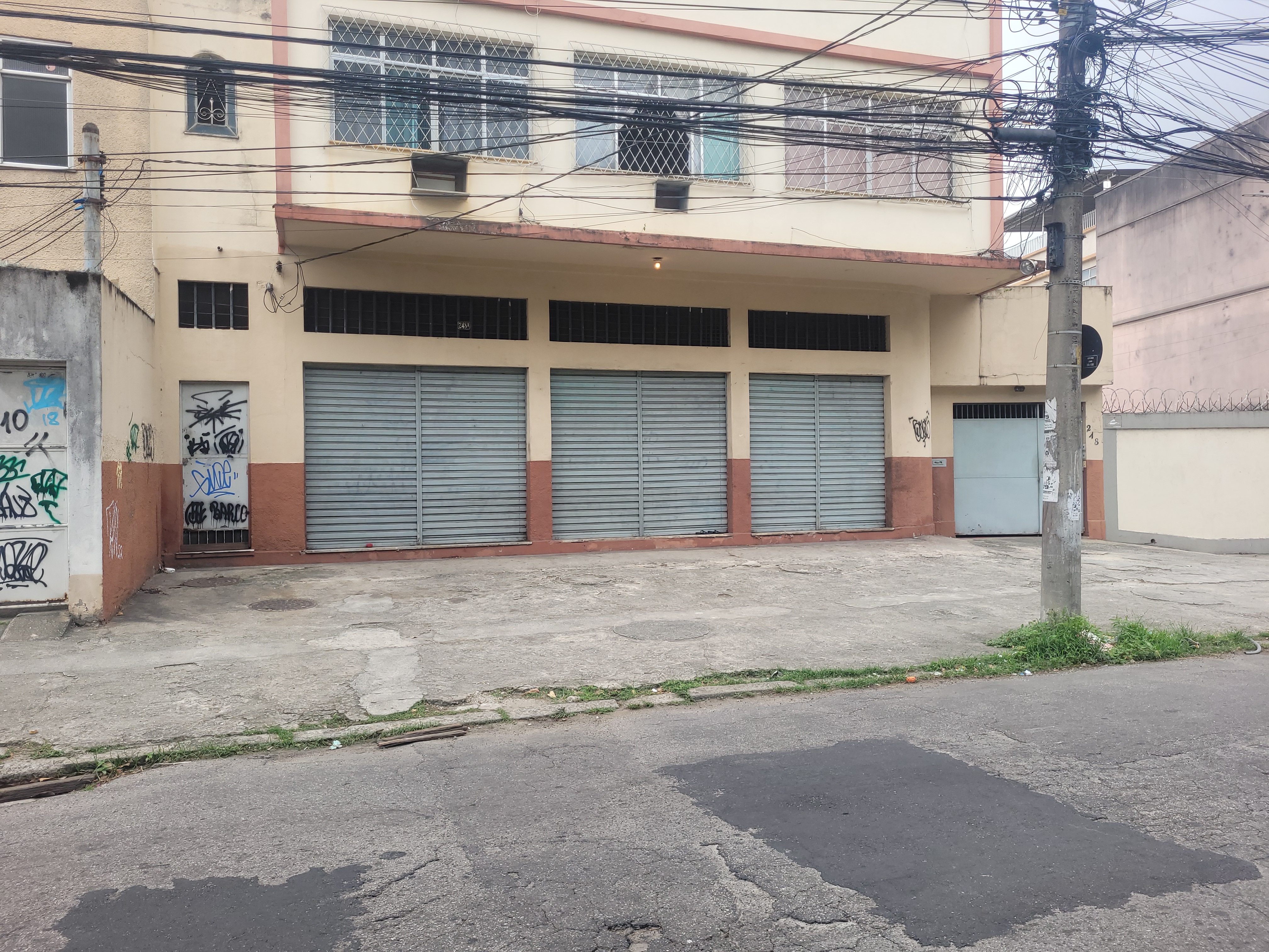 Imagem Loja para Alugar, 90 m² em Taquara - Rio de Janeiro Imagem Loja para Alugar, 90 m² em Taquara - Rio de Janeiro