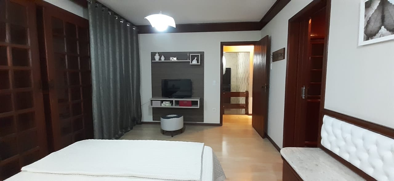 Imagem Casa com 4 Quartos à Venda, 258 m²em Cruzeiro do Sul - Criciúma