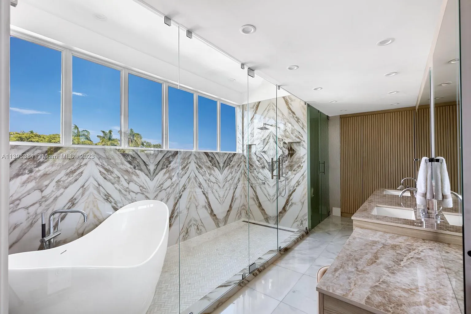 Imagem Casa de Condomínio com 6 Quartos à Venda, 492 m²em Alphaville Residencial Um - Barueri