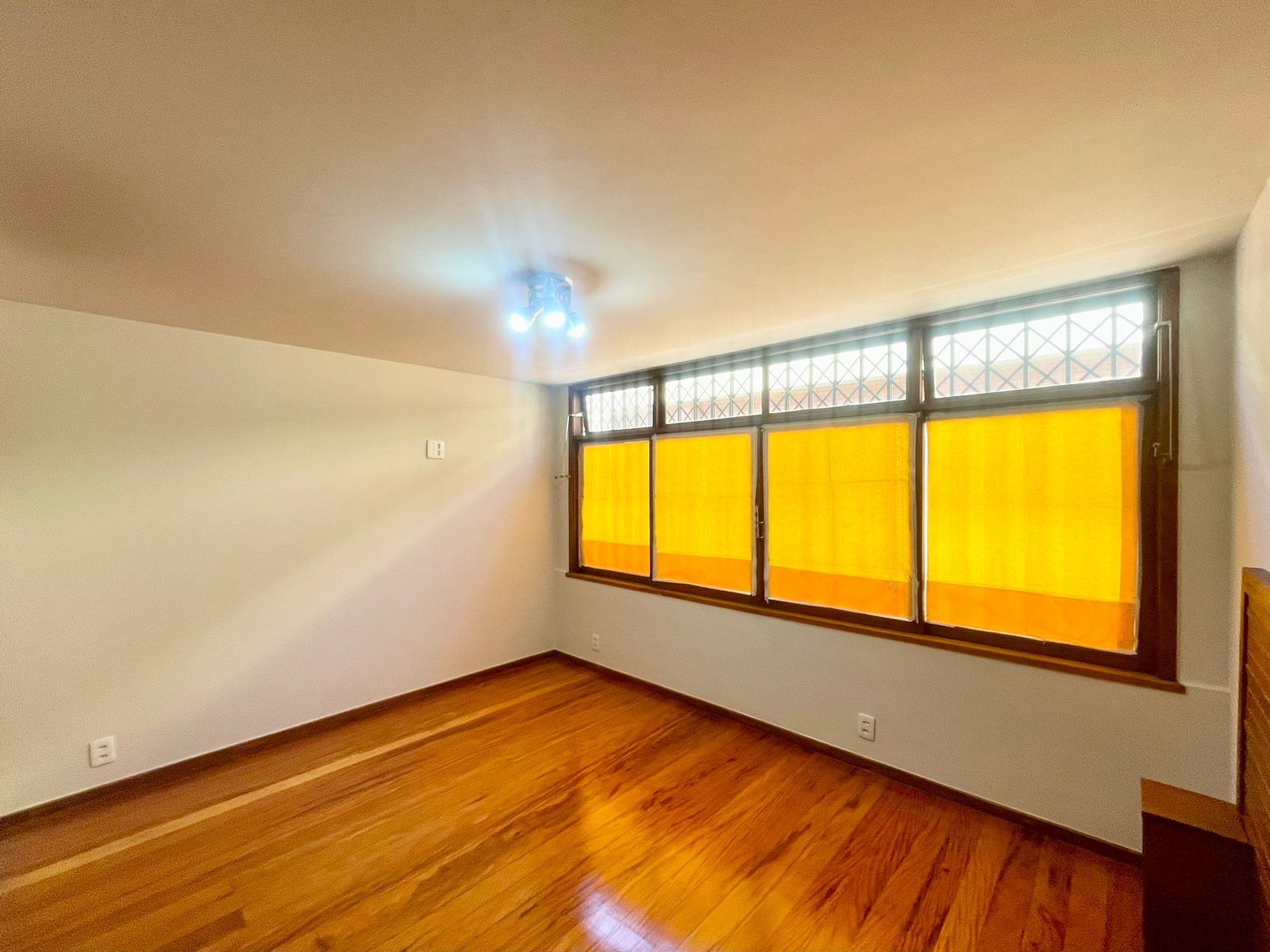 Imagem Casa de Condomínio com 3 Quartos à Venda, 114 m²em Alto - Teresópolis Imagem Casa de Condomínio com 3 Quartos à Venda, 114 m²em Alto - Teresópolis