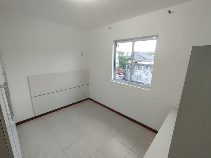 Imagem Casa de Condomínio com 3 Quartos para Alugar, 200 m²em Vila de Abrantes (Abrantes) - Camaçari Imagem Casa de Condomínio com 3 Quartos para Alugar, 200 m²em Vila de Abrantes (Abrantes) - Camaçari