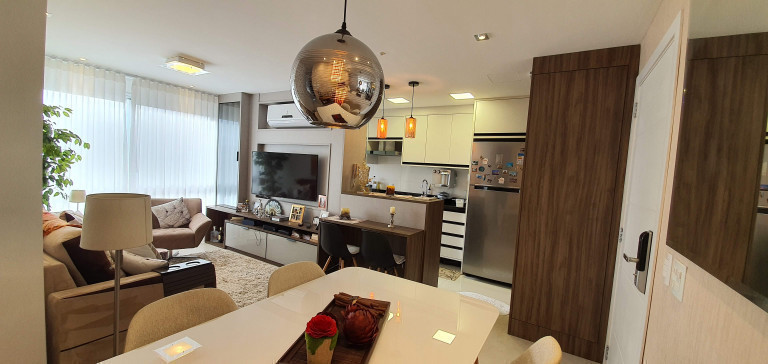 Imagem Apartamento com 2 Quartos para Alugar,  em Jardim Botânico - Porto Alegre