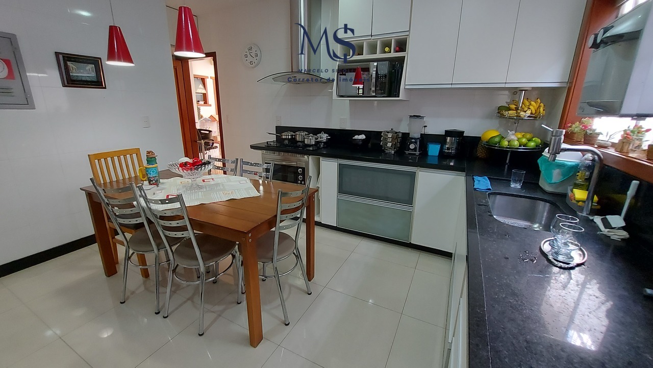 Imagem Casa com 5 Quartos à Venda, 400 m²em Guará II - Brasília
