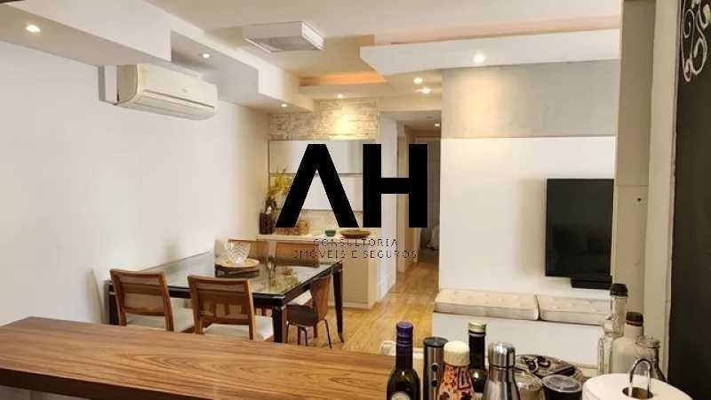 Imagem Apartamento com 3 Quartos à Venda, 96 m²em Santa Rosa - Niterói