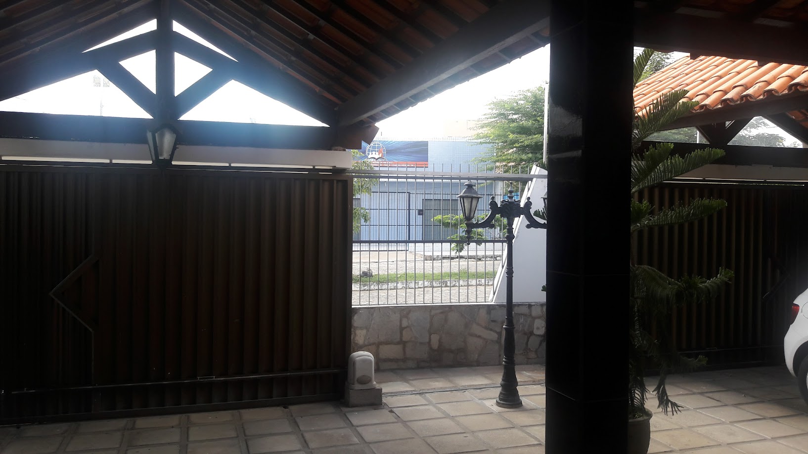 Imagem Casa com 3 Quartos à Venda, 210 m²em Catolé - Campina Grande Imagem Casa com 3 Quartos à Venda, 210 m²em Catolé - Campina Grande