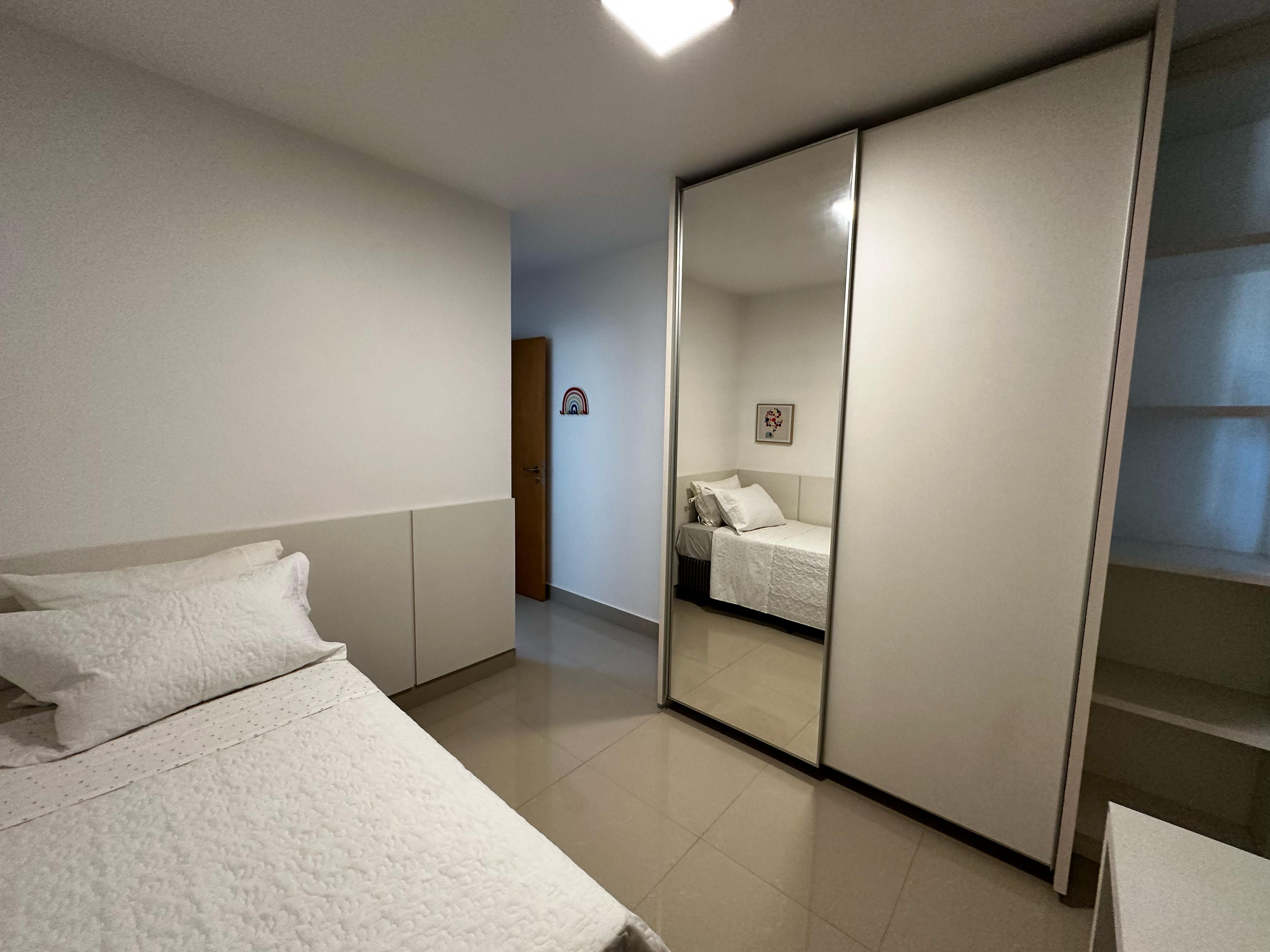 Imagem Sobrado com 3 Quartos à Venda, 161 m²em Sítios Santa Luzia - Aparecida de Goiânia