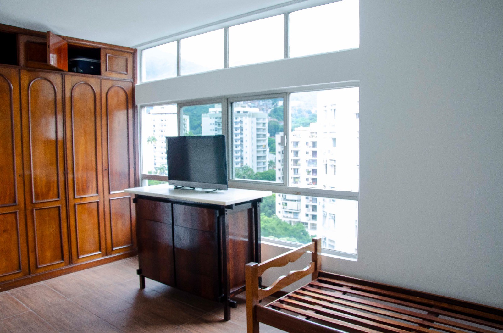 Imagem Apartamento com 3 Quartos à Venda, 120 m²em Laranjeiras - Rio de Janeiro