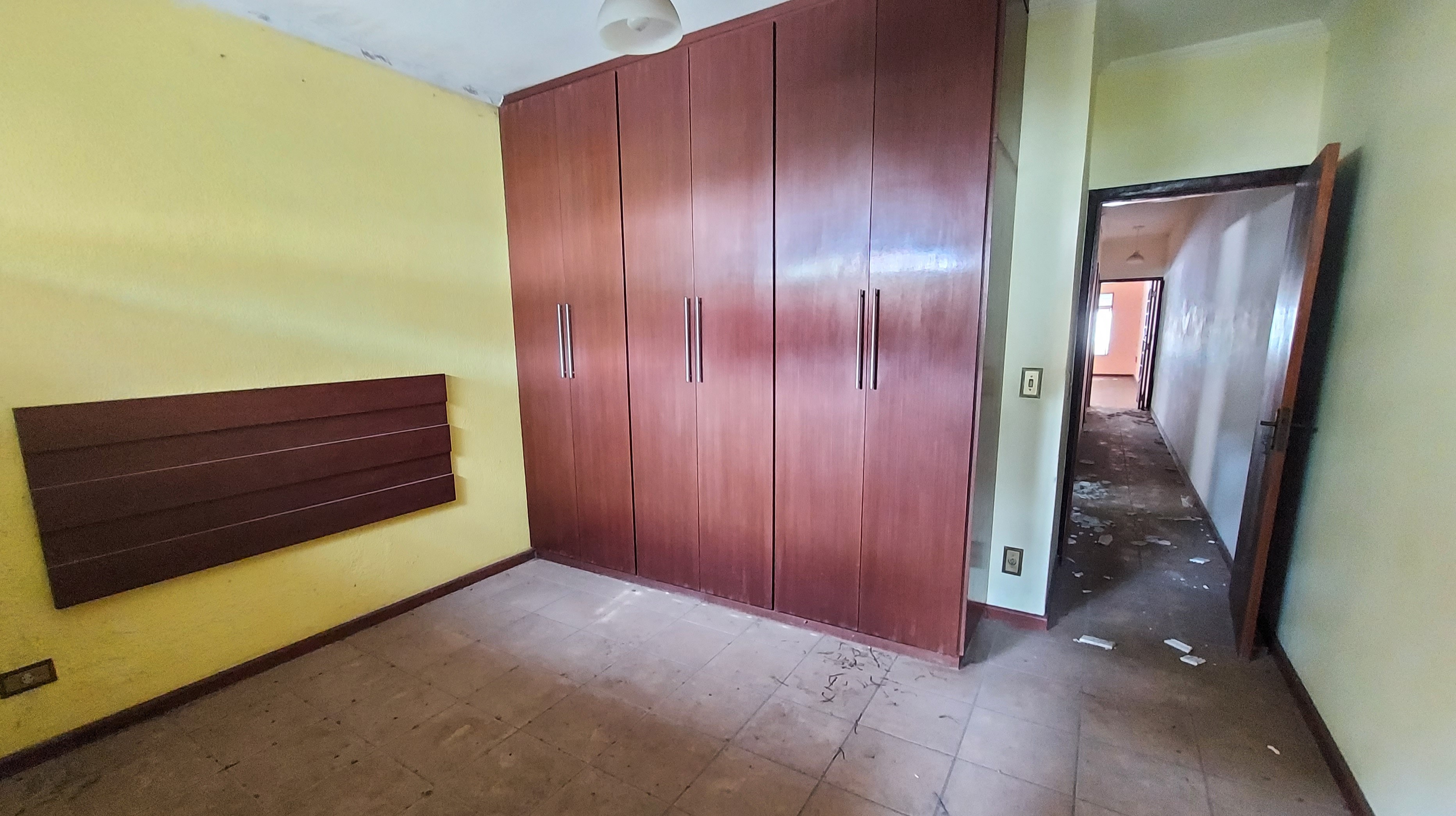 Imagem Casa com 3 Quartos à Venda, 294 m²em Vila Eldízia - Santo André