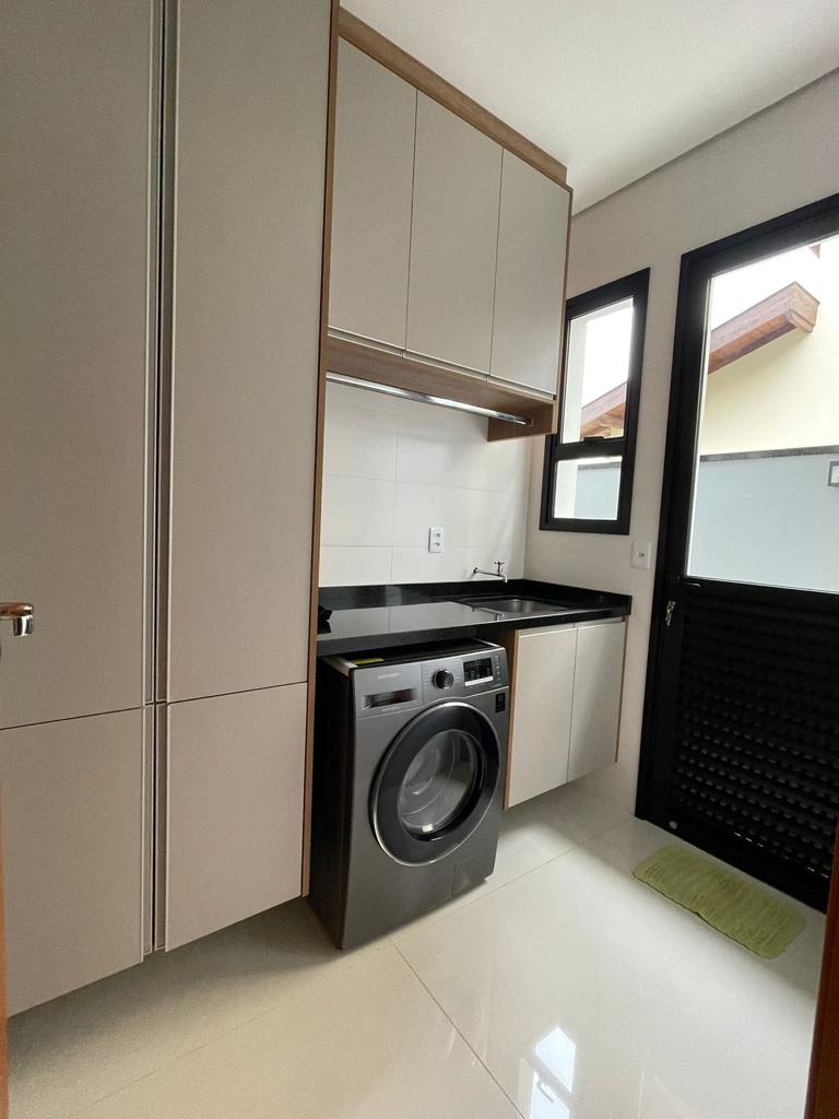 Imagem Casa de Condomínio com 3 Quartos à Venda, 220 m²em Medeiros - Jundiaí Imagem Casa de Condomínio com 3 Quartos à Venda, 220 m²em Medeiros - Jundiaí