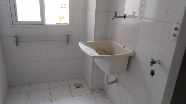 Imagem Apartamento com 3 Quartos para Alugar, 1 m² em Recanto dos Vinhais - São Luís