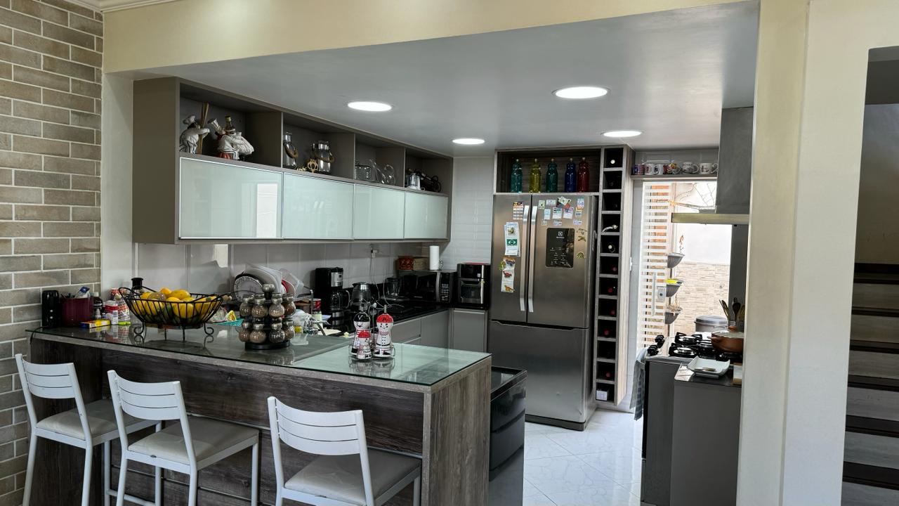 Imagem Casa de Condomínio com 5 Quartos à Venda, 240 m²em Jacarepaguá - Rio de Janeiro Imagem Casa de Condomínio com 5 Quartos à Venda, 240 m²em Jacarepaguá - Rio de Janeiro
