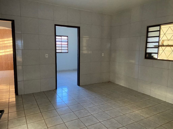Casa com 3 Quartos à Venda, 242 m² em Setor Cândida de Morais - Goiânia