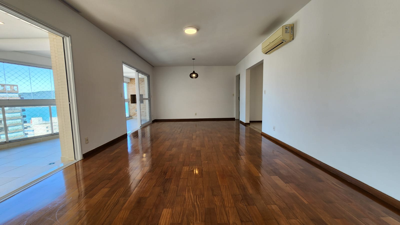 Imagem Apartamento com 4 Quartos à Venda, 204 m²em Boqueirão - Santos