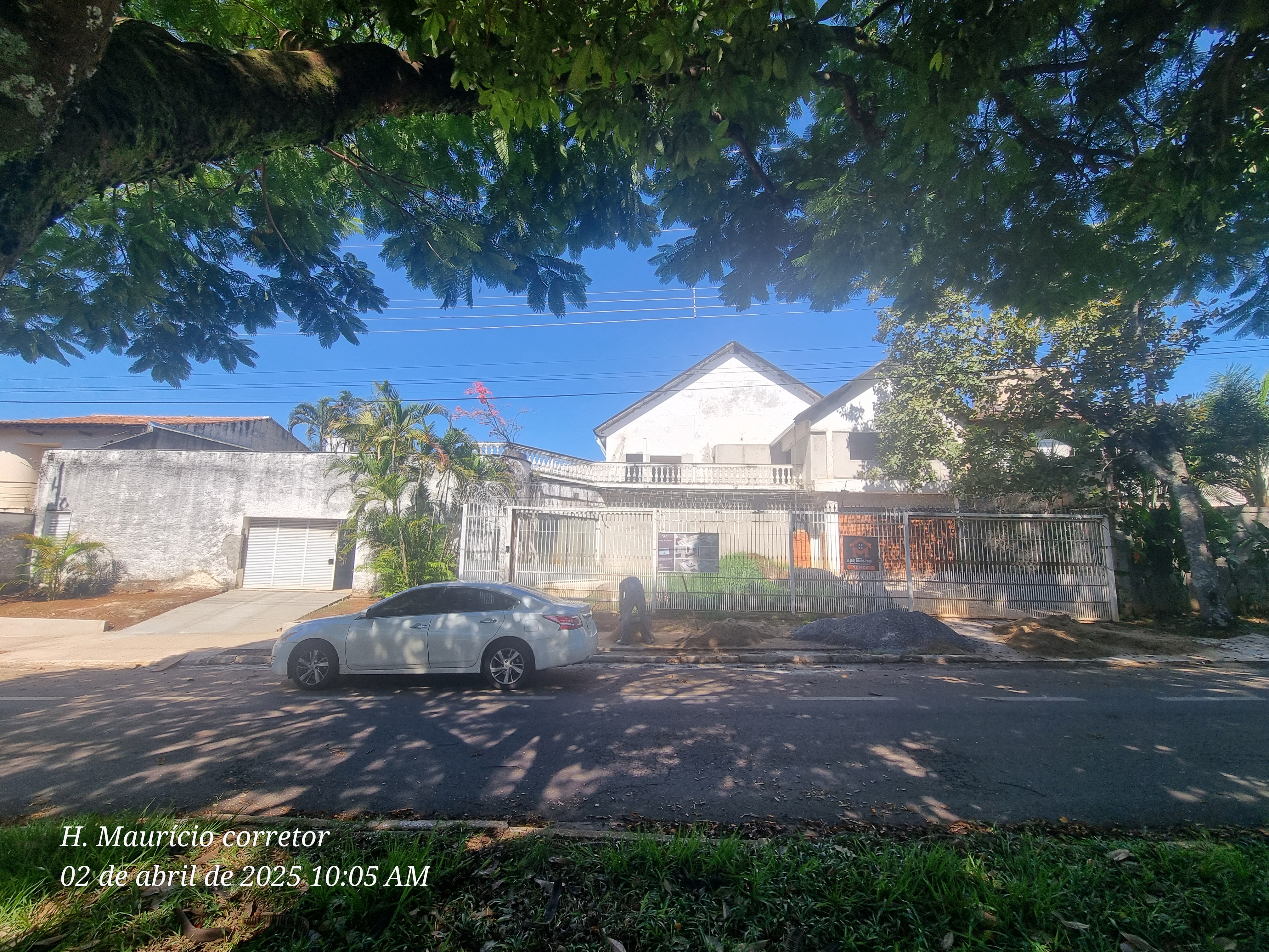 Sobrado com 5 Quartos à Venda, 877 m² em Setor Jaó - Goiânia