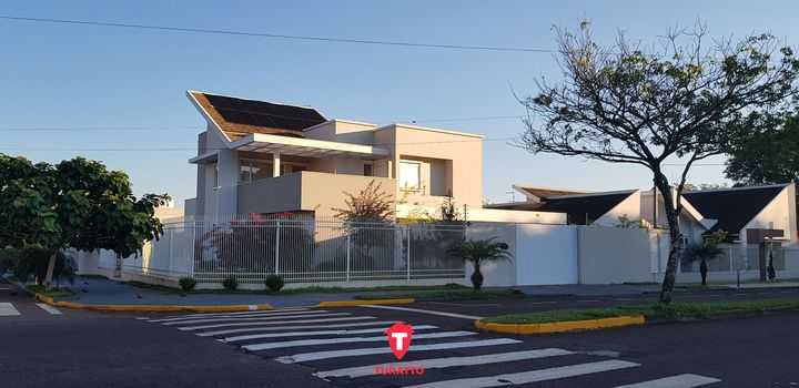 Sobrado com 4 Quartos à Venda, 310 m² em Jardim La Salle - Toledo