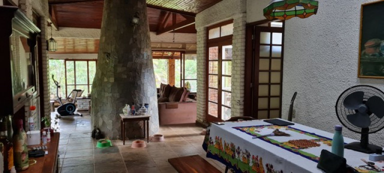 Imagem Casa com 4 Quartos à Venda, 179 m² em Jardim Salaco - Teresópolis