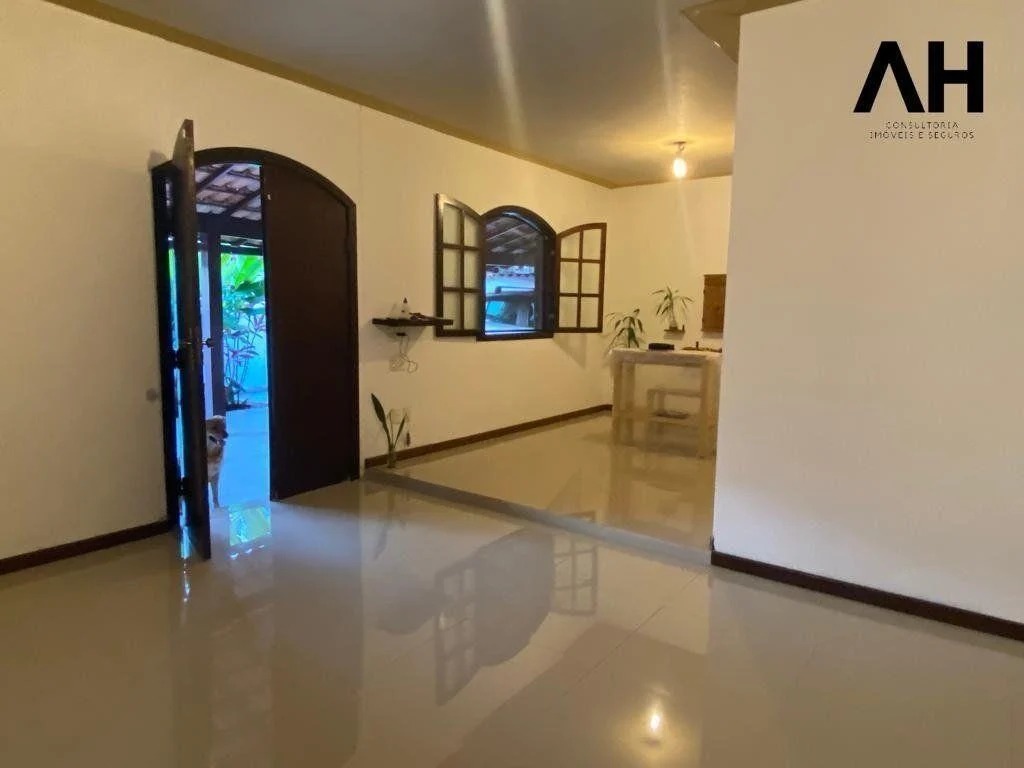 Imagem Casa com 3 Quartos à Venda, 360 m²em Piratininga - Niterói Imagem Casa com 3 Quartos à Venda, 360 m²em Piratininga - Niterói