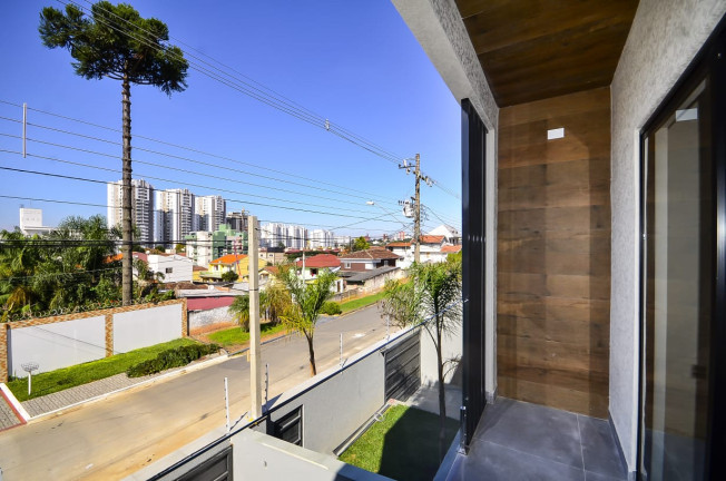 Imagem Sobrado com 3 Quartos à Venda,  em Boa Vista - Curitiba