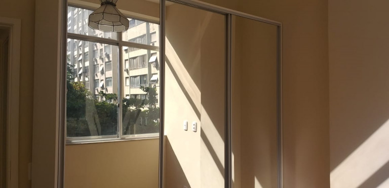Imagem Apartamento à Venda, 40 m² em Copacabana - Rio de Janeiro Imagem Apartamento à Venda, 40 m² em Copacabana - Rio de Janeiro