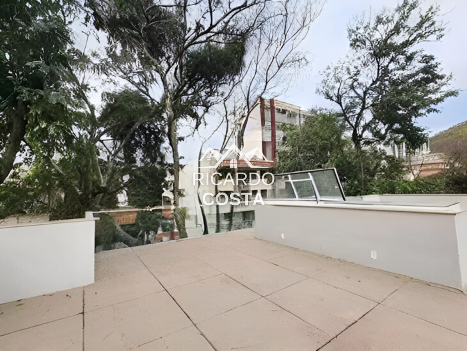 Imagem Cobertura com 2 Quartos à Venda ou Locação, 190 m² em Humaitá - Rio de Janeiro