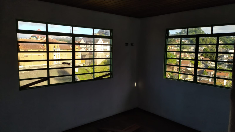 Imagem Casa com 4 Quartos à Venda ou Temporada, 711 m²em Alto Vila Inglesa - Campos do Jordão