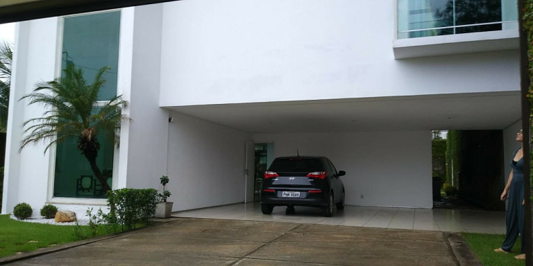 Imagem Sobrado com 4 Quartos à Venda,  em De Lourdes - Fortaleza