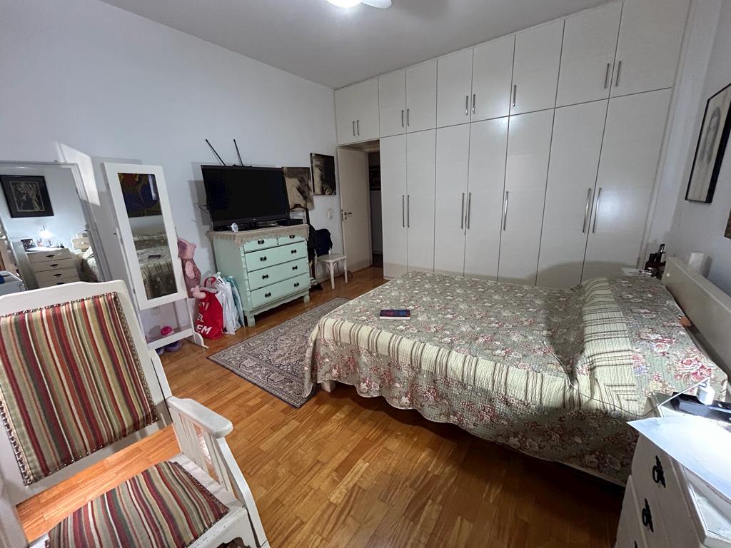 Imagem Apartamento com 4 Quartos à Venda, 190 m²em Icaraí - Niterói