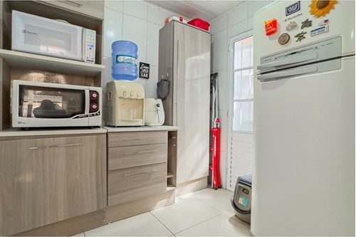 Imagem Casa com 2 Quartos à Venda, 200 m² em Santa Maria Goretti - Porto Alegre Imagem Casa com 2 Quartos à Venda, 200 m² em Santa Maria Goretti - Porto Alegre
