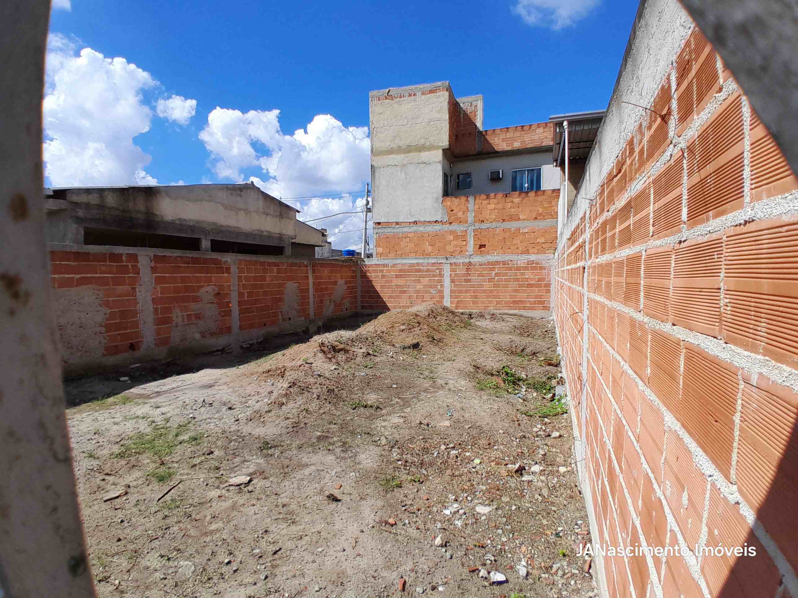 Imagem Terreno à Venda, 128 m² em Bangu - Rio de Janeiro Imagem Terreno à Venda, 128 m² em Bangu - Rio de Janeiro