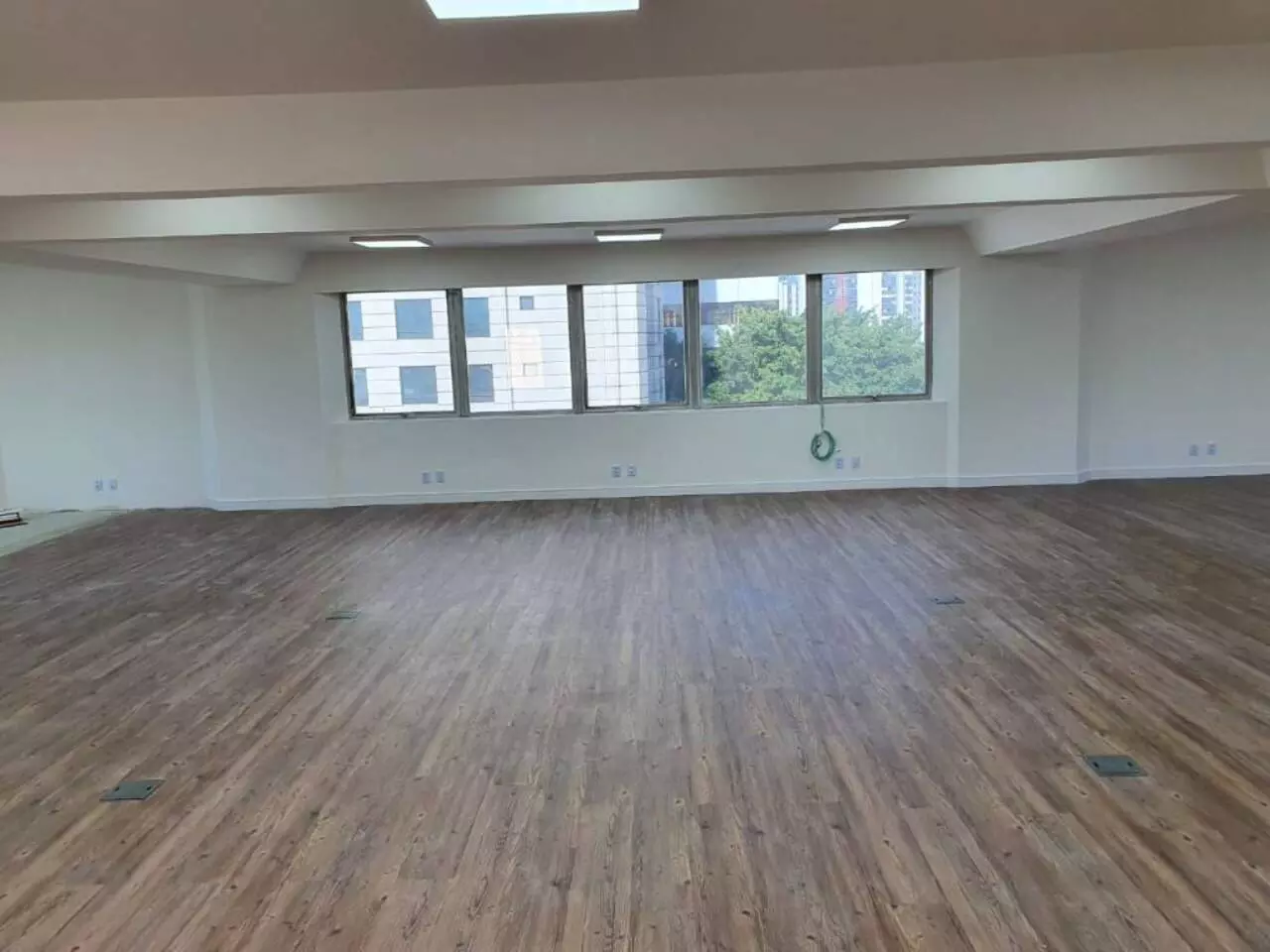 Imagem Sala Comercial à Venda ou Locação, 204 m² em Cidade Monções - São Paulo Imagem Sala Comercial à Venda ou Locação, 204 m² em Cidade Monções - São Paulo