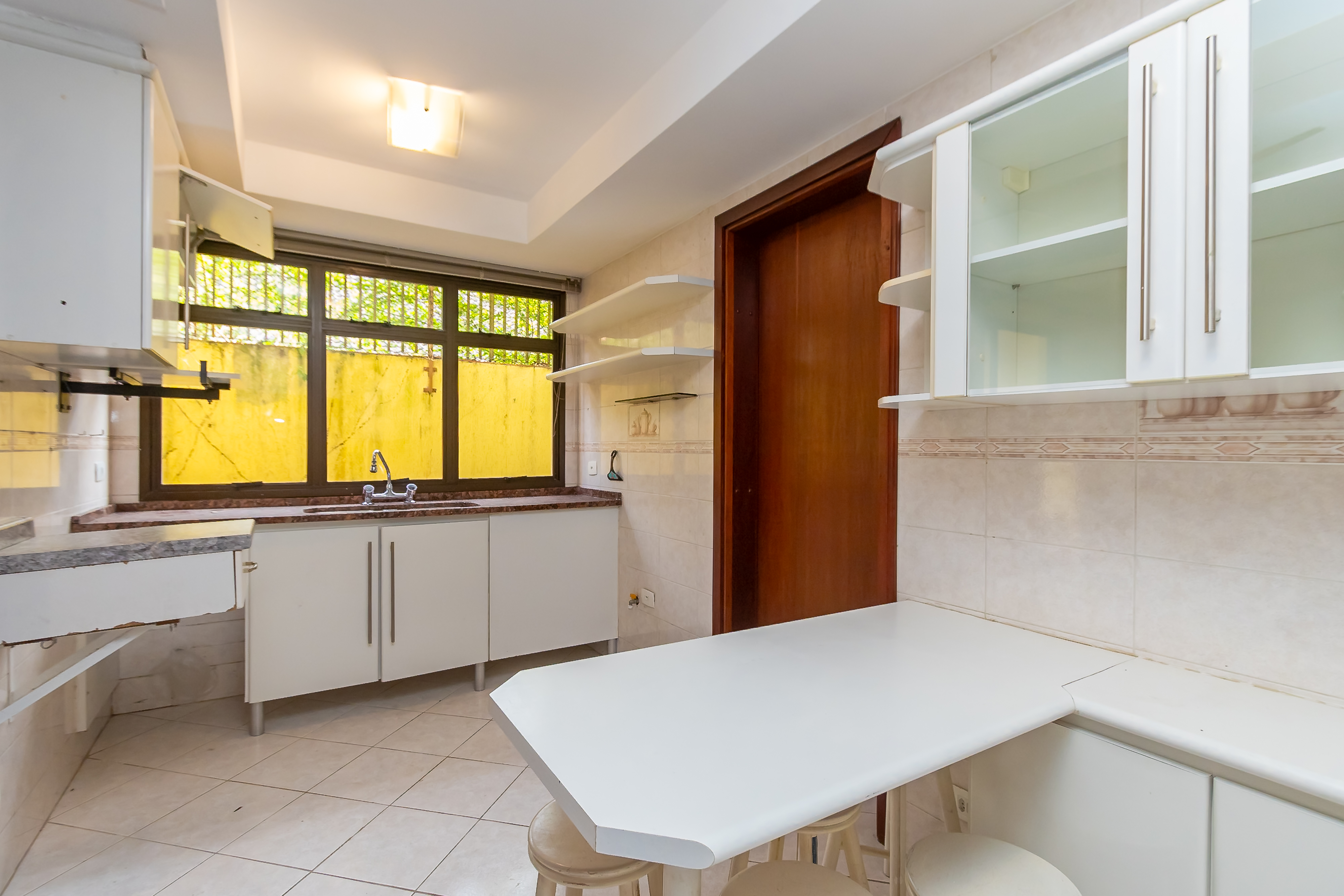 Imagem Casa de Condomínio com 3 Quartos à Venda, 278 m²em Vista Alegre - Curitiba Imagem Casa de Condomínio com 3 Quartos à Venda, 278 m²em Vista Alegre - Curitiba