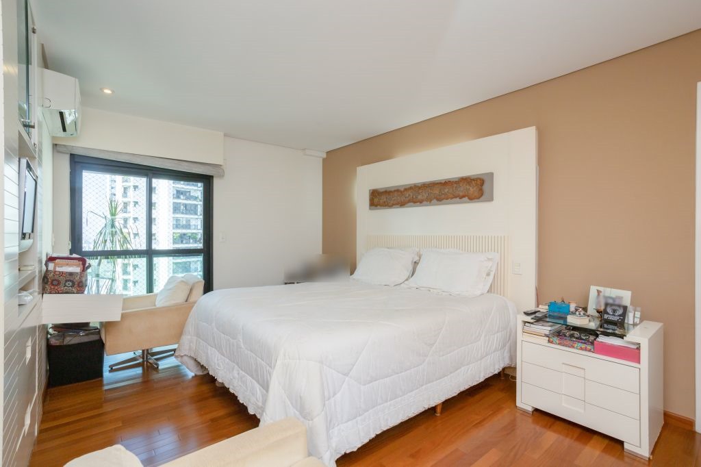 Imagem Apartamento com 4 Quartos à Venda, 235 m²em Aclimação - São Paulo
