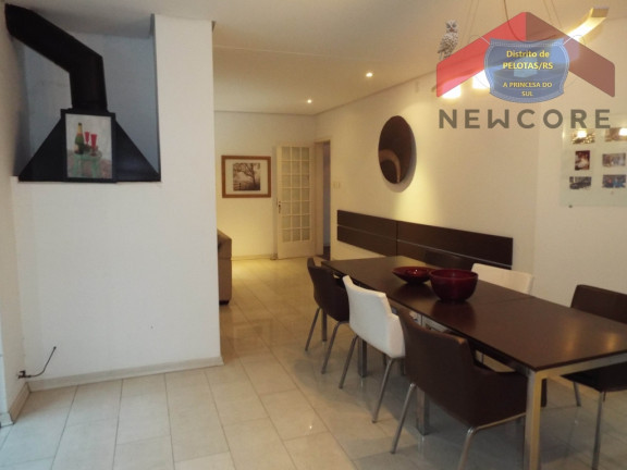 Imagem Apartamento com 3 Quartos à Venda,  em Centro - Pelotas