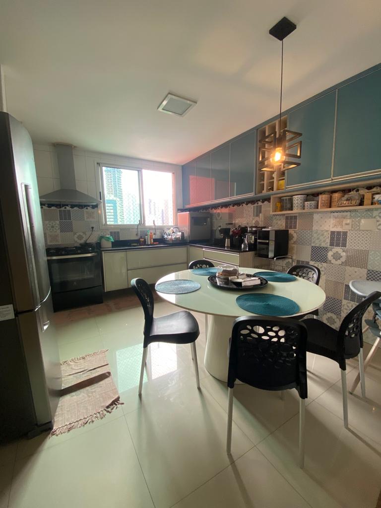 Imagem Apartamento com 4 Quartos à Venda, 198 m²em Umarizal - Belém
