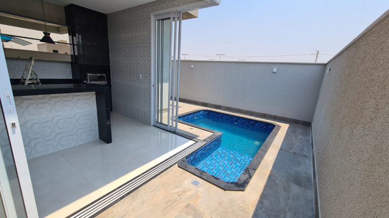 Imagem Casa de Condomínio com 3 Quartos à Venda, 151 m² em Parqville Pinheiros - Aparecida de Goiânia