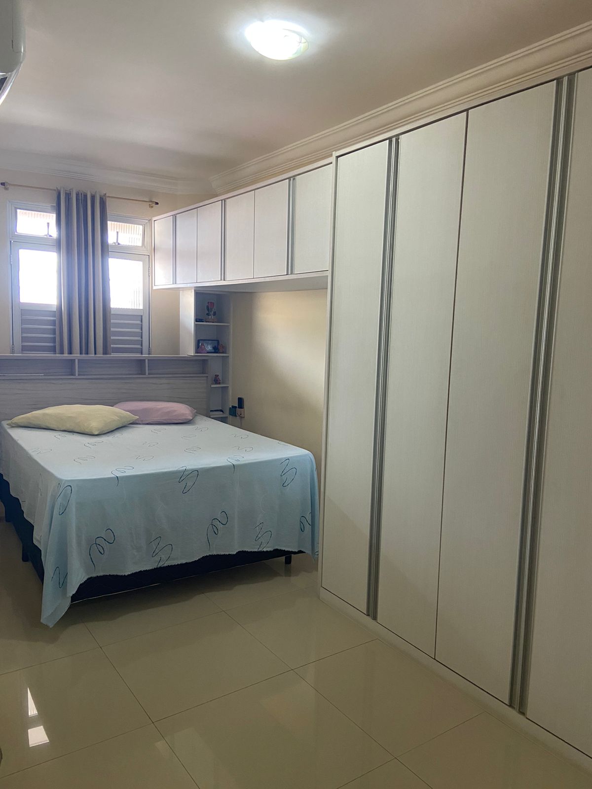 Imagem Edifício Residencial com 4 Quartos à Venda, 402 m²em Pirajá - Salvador Imagem Edifício Residencial com 4 Quartos à Venda, 402 m²em Pirajá - Salvador