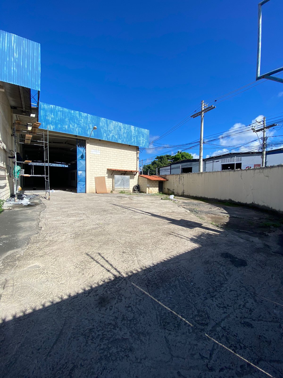 Imagem Imóvel Comercial para Alugar, 600 m²em Itinga - Lauro de Freitas Imagem Imóvel Comercial para Alugar, 600 m²em Itinga - Lauro de Freitas