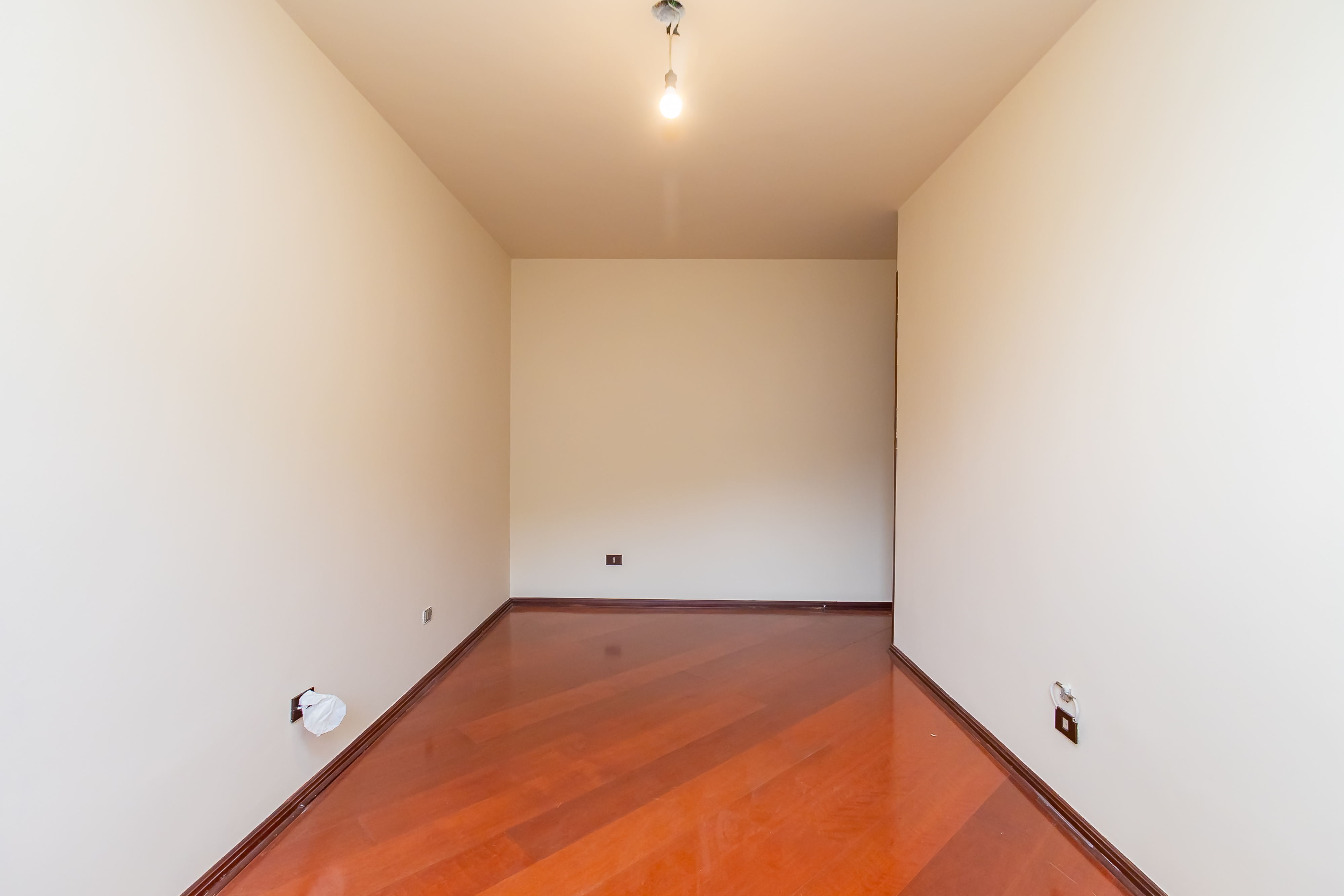 Imagem Sobrado com 3 Quartos à Venda, 278 m²em Vista Alegre - Curitiba