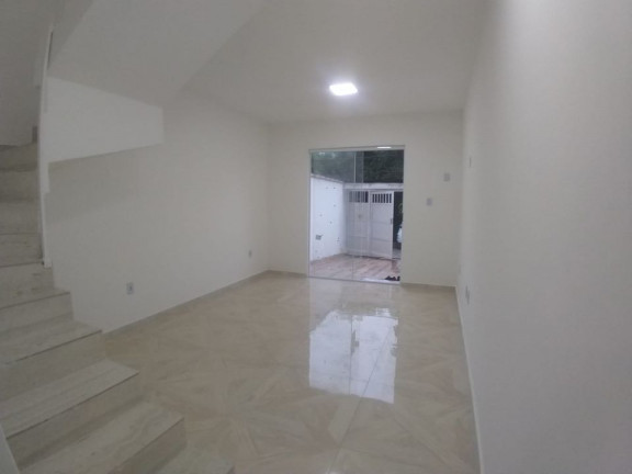 Casa com 2 Quartos para Alugar, 65 m² em Jacarepaguá - Rio de Janeiro