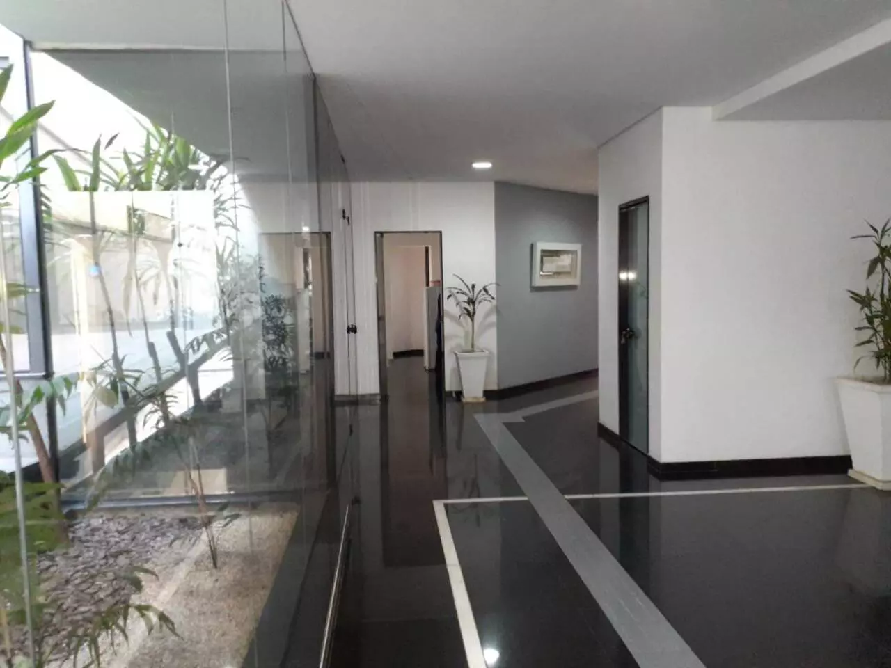 Imagem Sala Comercial à Venda ou Locação, 133 m² em Vila Olímpia - São Paulo Imagem Sala Comercial à Venda ou Locação, 133 m² em Vila Olímpia - São Paulo