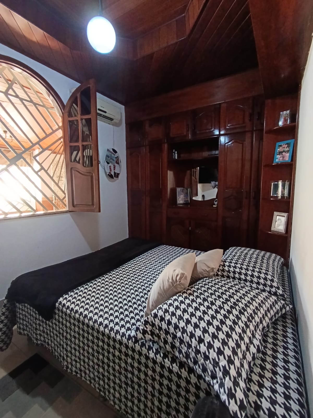 Imagem Casa com 4 Quartos à Venda, 240 m²em Marambaia - Belém