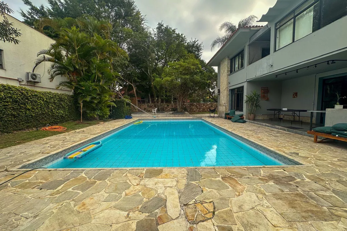 Imagem Casa com 5 Quartos à Venda ou Locação, 420 m² em Alto de Pinheiros - São Paulo Imagem Casa com 5 Quartos à Venda ou Locação, 420 m² em Alto de Pinheiros - São Paulo