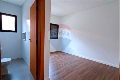 Imagem Casa de Condomínio com 2 Quartos à Venda, 315 m²em Condomínio Residencial Monte Carlo - São José dos Campos